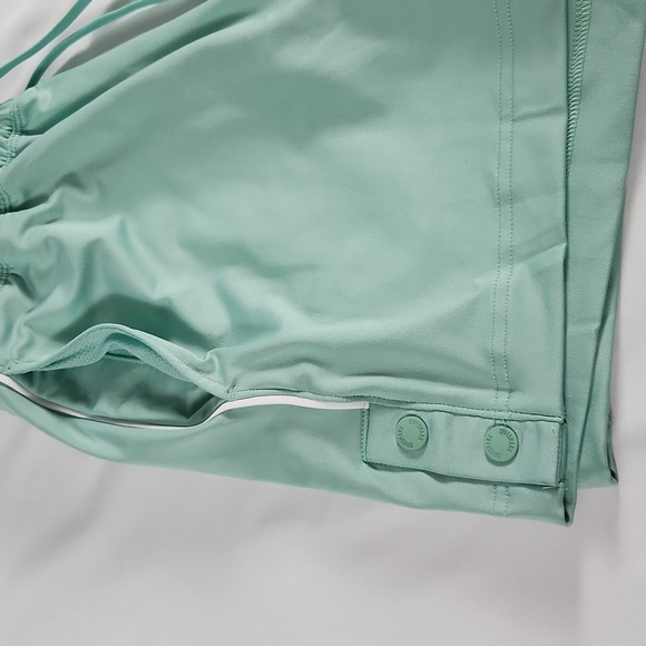 Gymshark Athleisure Light Green Pocket Short. Draw String Small Size - Picture 3 of 7